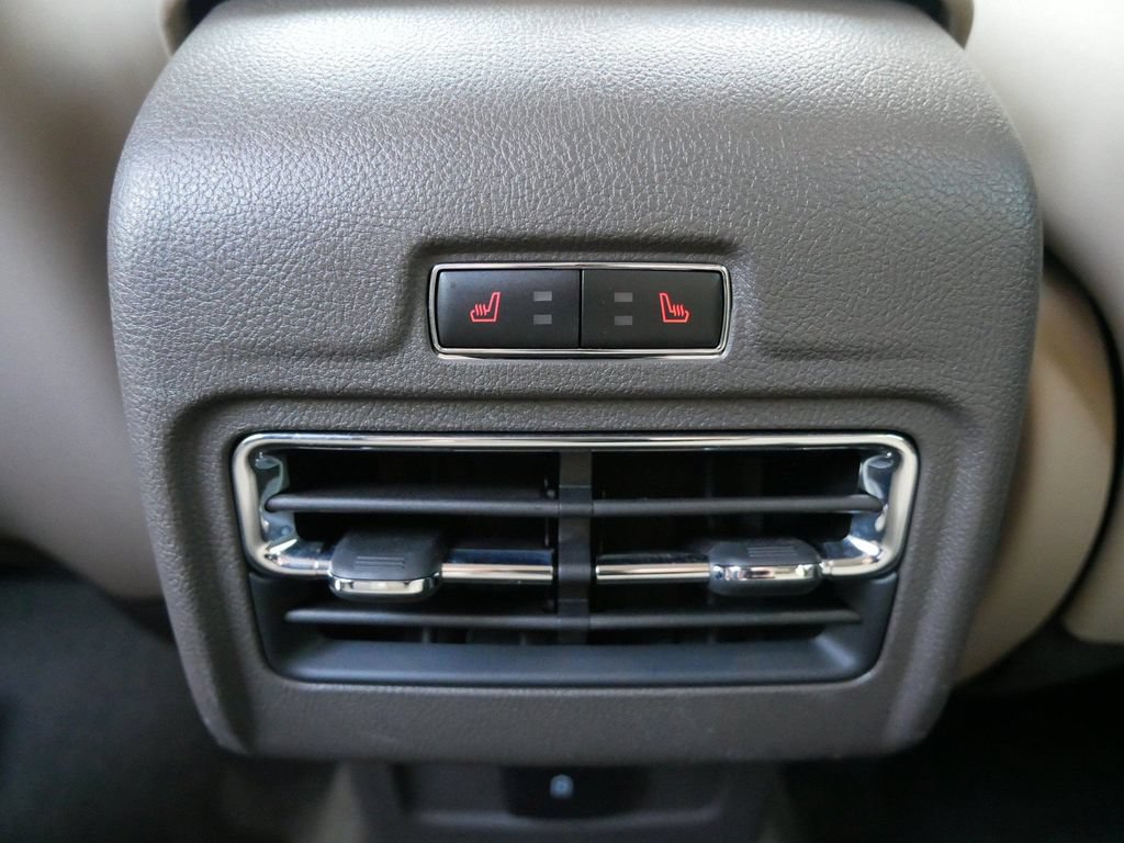 Used 2021 Lincoln Corsair AWD w/ Equipment Group 101A image 13