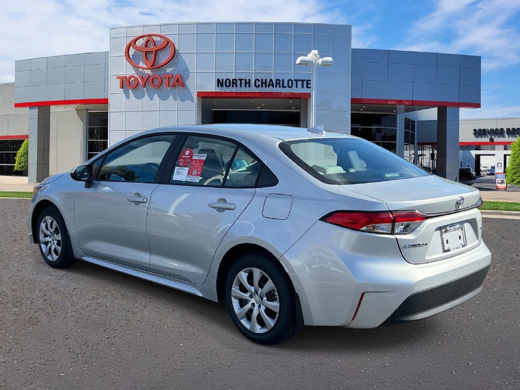 New 2027 Toyota Corolla LE FWD image 5