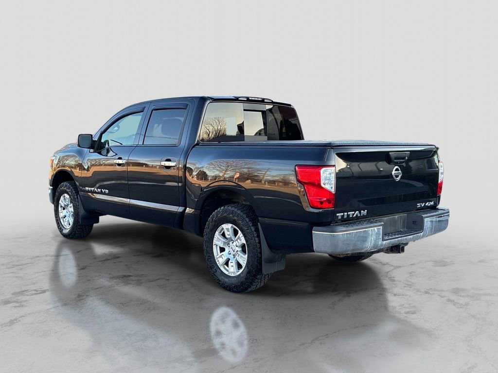 Used 2019 Nissan Titan SV image 5