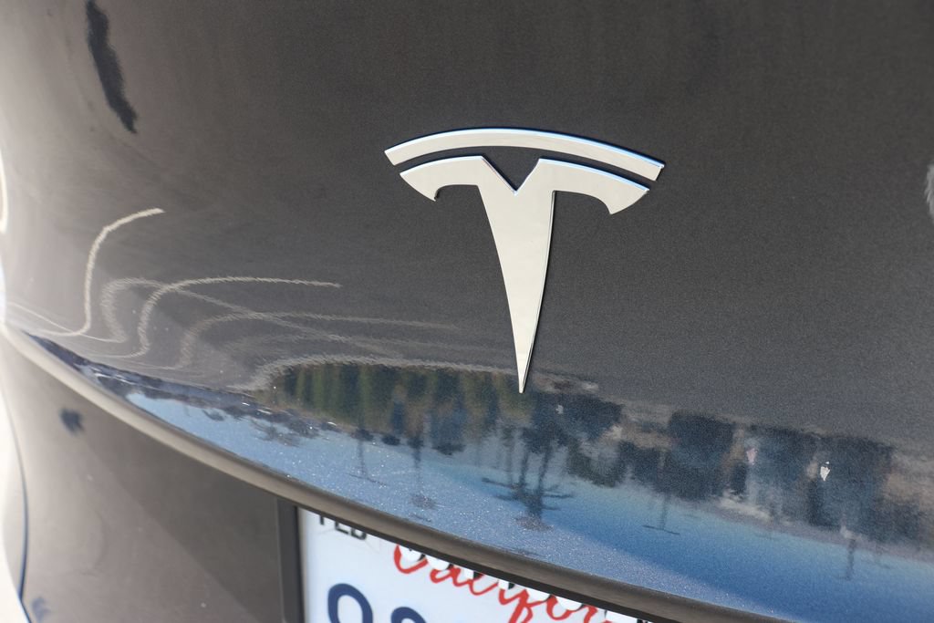 Used 2025 Tesla Model Y Long Range RWD image 6