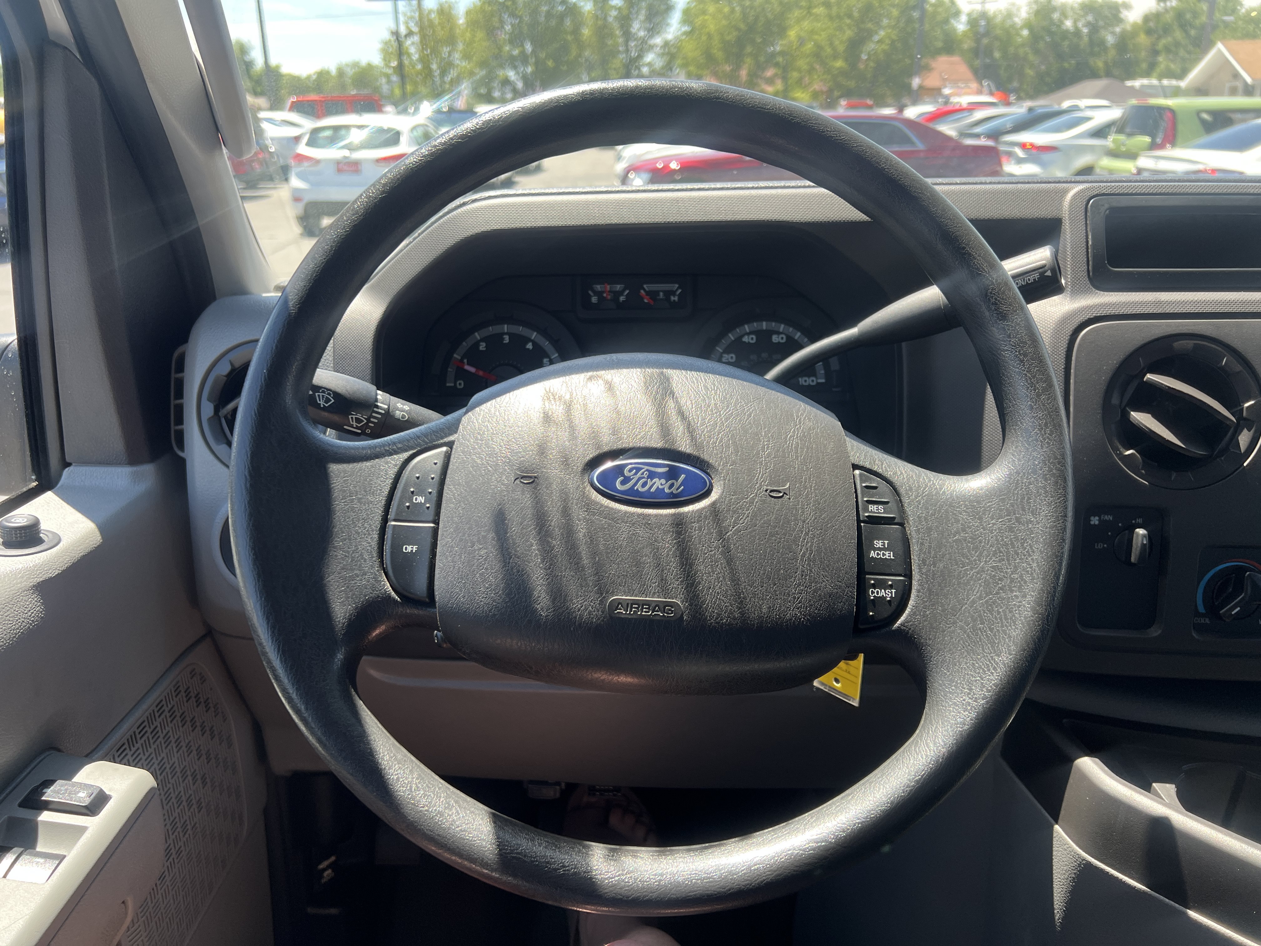 Used 2014 Ford E-250 and Econoline 250 w/ Power Group RWD image 17