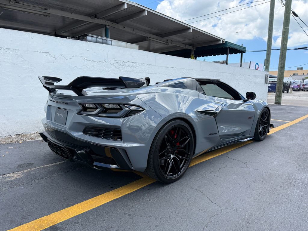 Used 2024 Chevrolet Corvette Z06 w/ Stealth Interior Trim Package RWD image 3