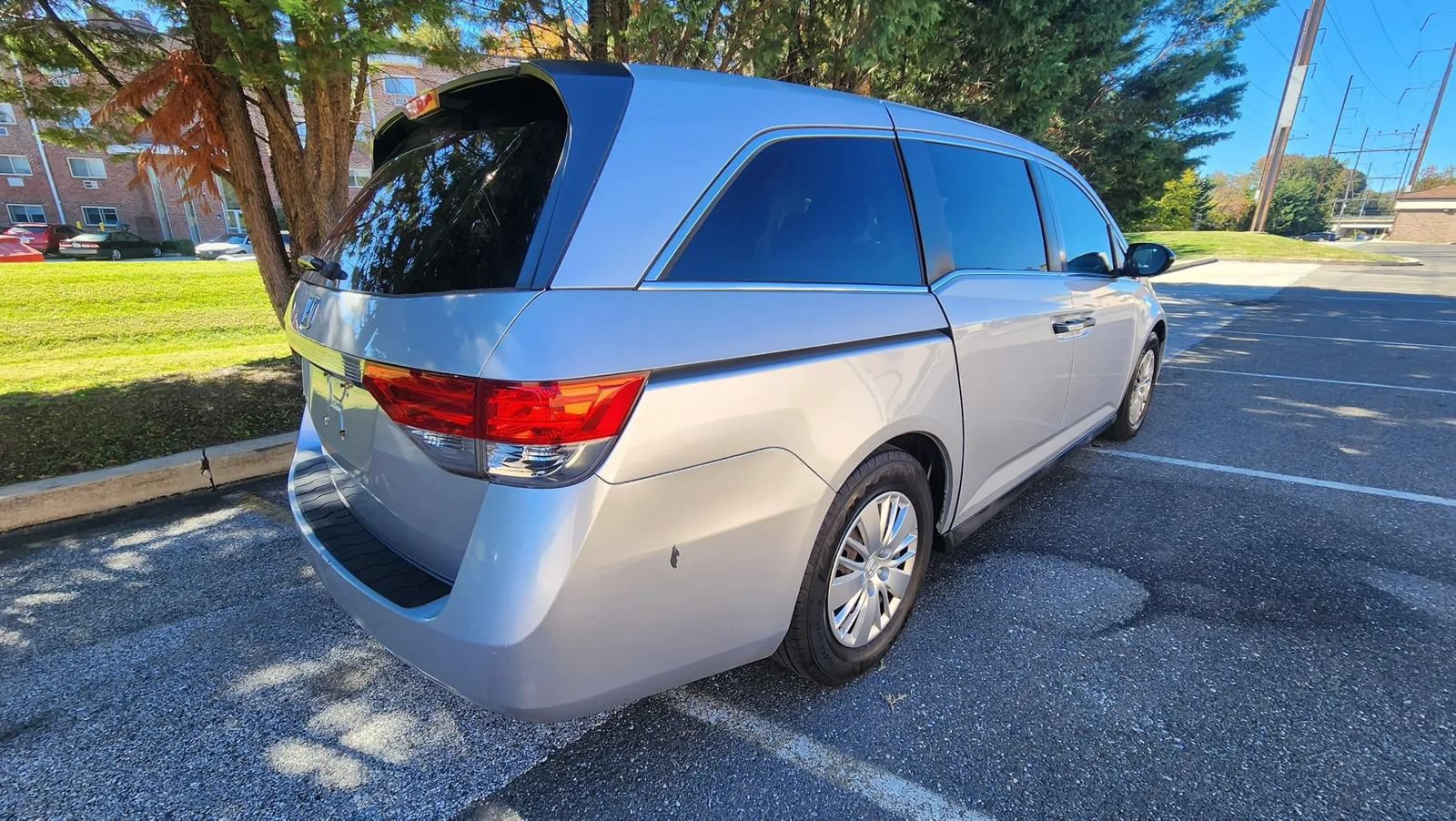 Used 2014 Honda Odyssey LX image 8