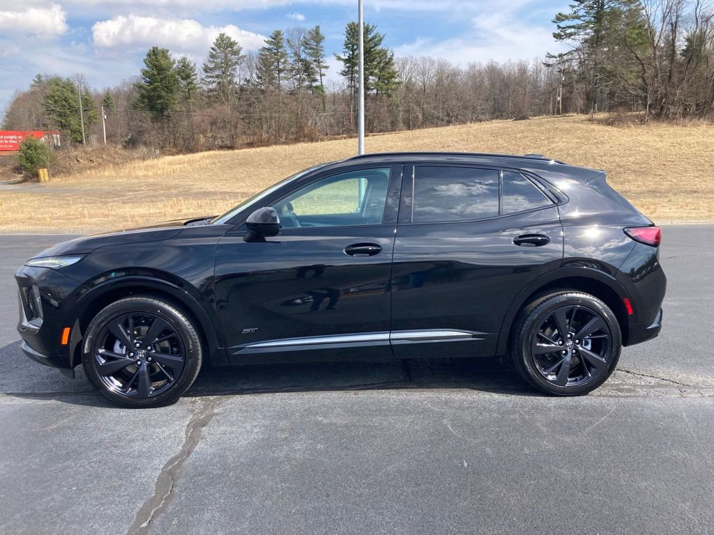 Used 2025 Buick Envision Sport Touring image 4