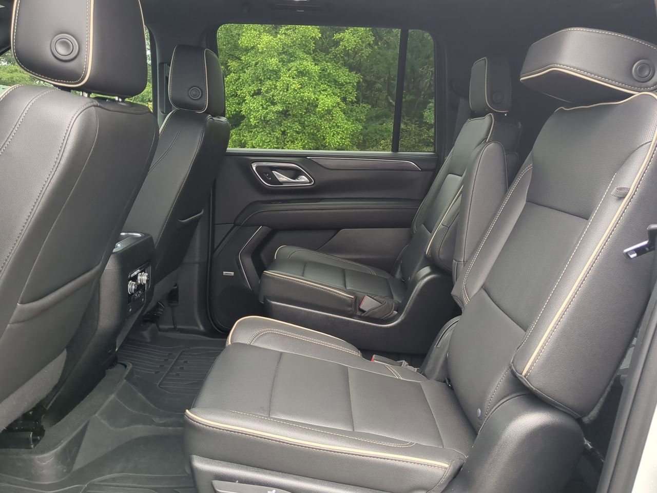 Used 2023 GMC Yukon XL SLT RWD image 12