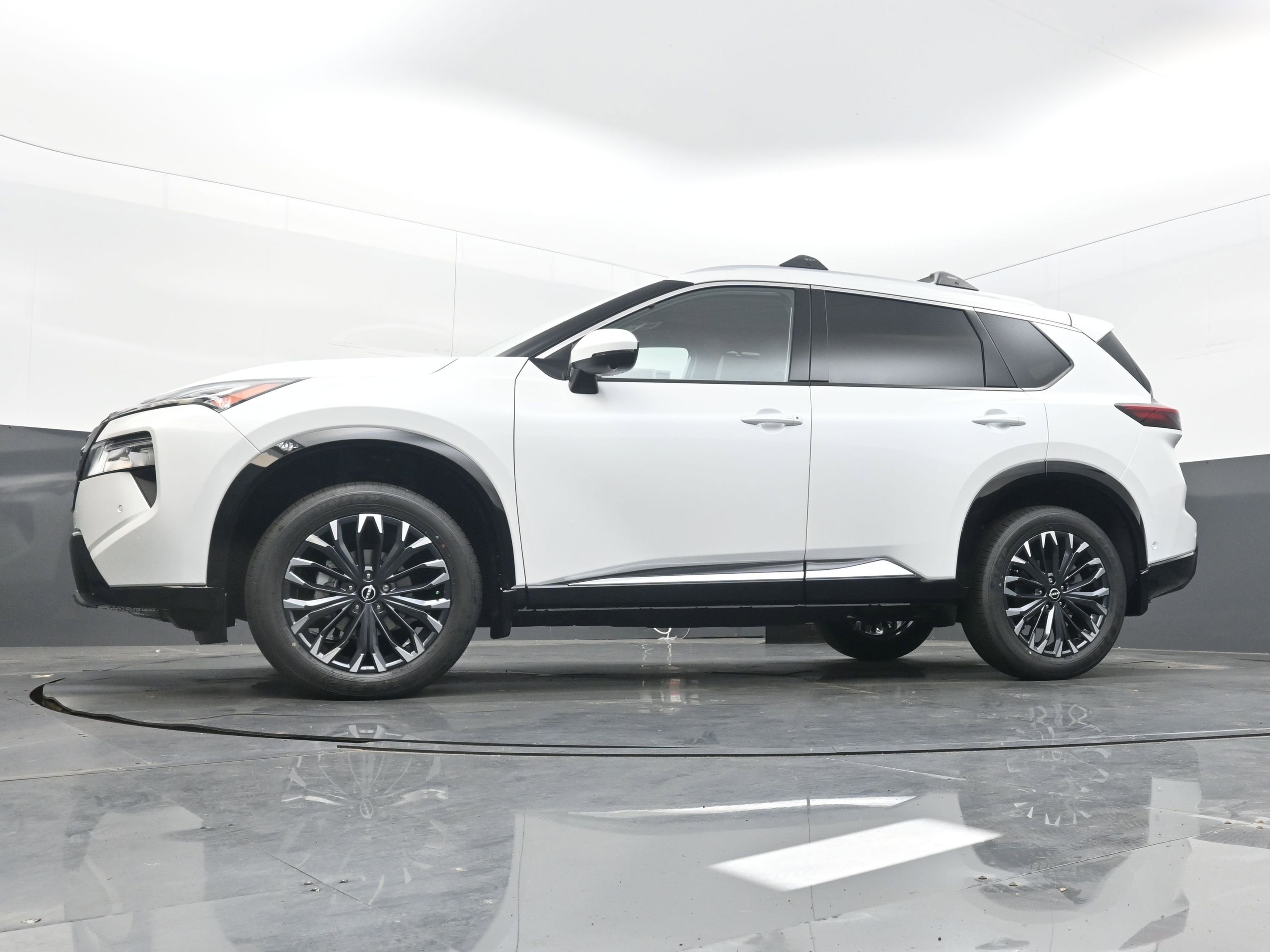 New 2025 Nissan Rogue Platinum w/ Platinum Premium Package image 21