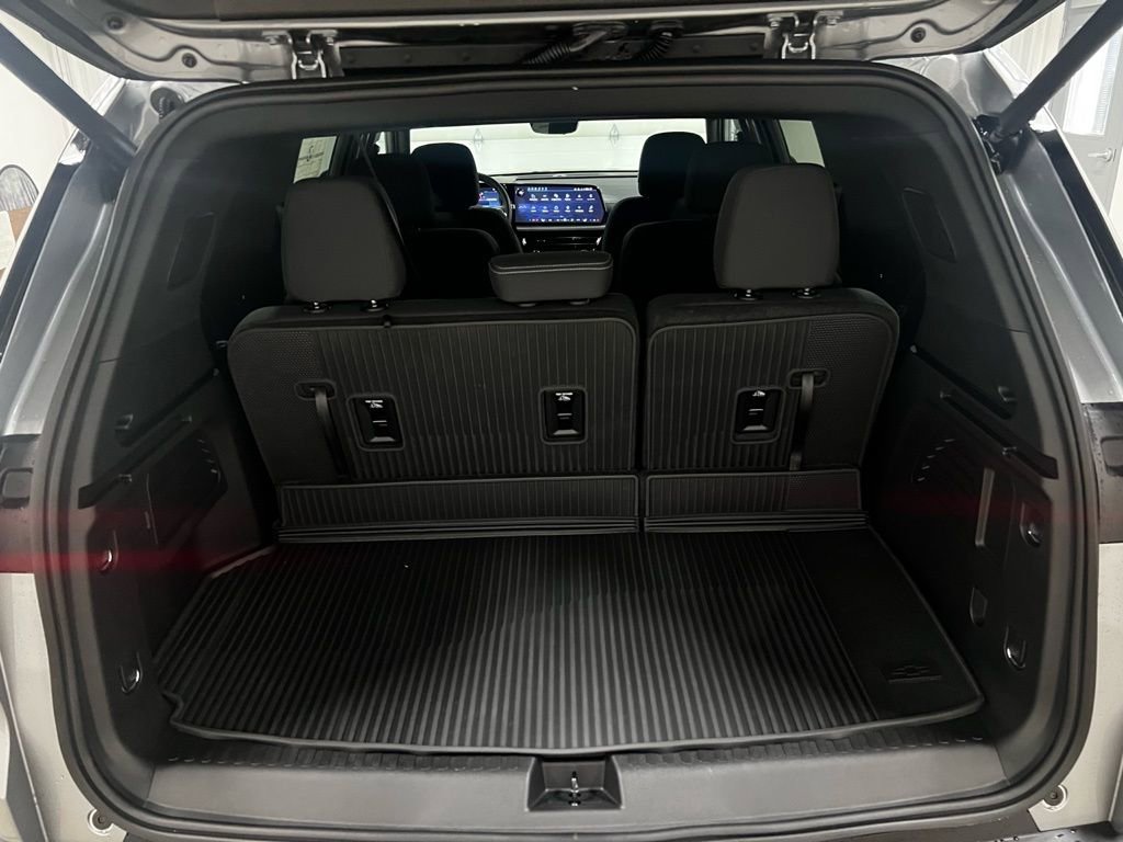 New 2026 Chevrolet Traverse LT w/ Driver Confidence Package image 40