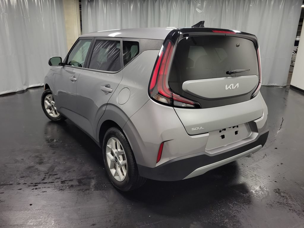 Used 2025 Kia Soul LX w/ LX Technology Package FWD image 6