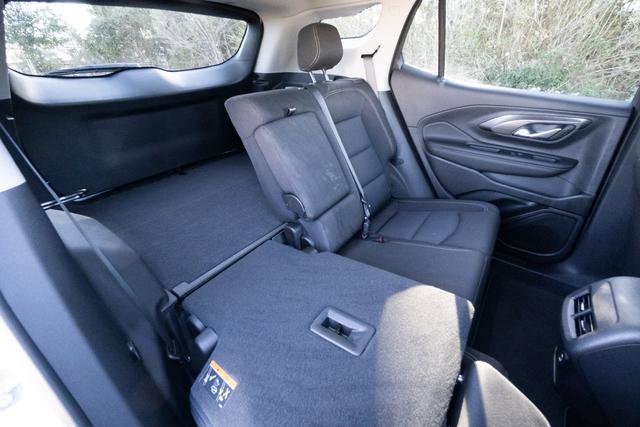 Used 2024 GMC Terrain SLE w/ Driver Convenience Package image 33