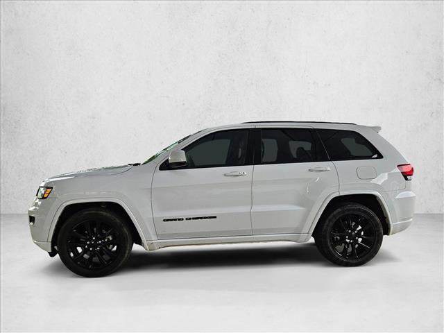 Used 2018 Jeep Grand Cherokee Altitude RWD image 5