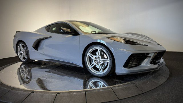 Used 2024 Chevrolet Corvette Stingray Premium Cpe w/ Z51 Performance Package RWD image 18