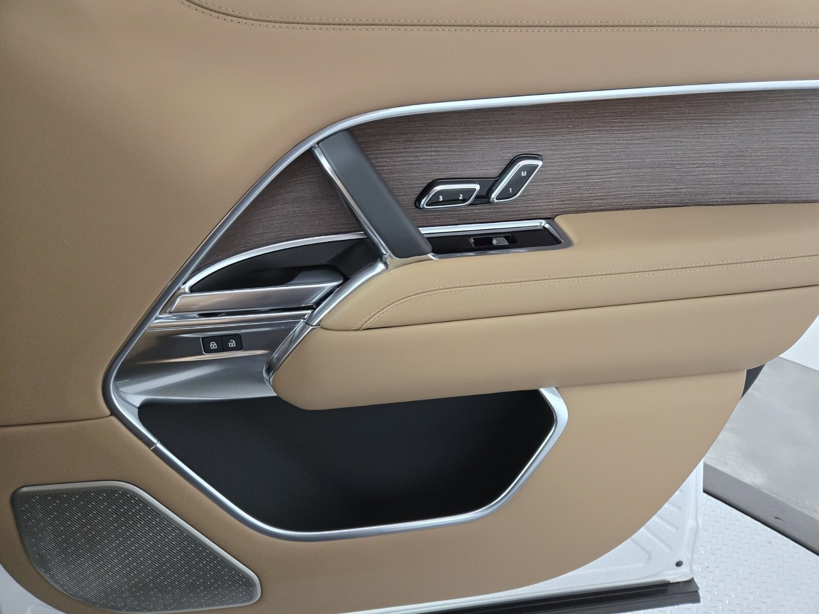 New 2025 Land Rover Range Rover Autobiography image 20