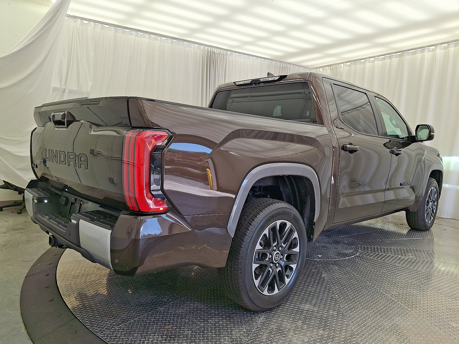 Used 2024 Toyota Tundra Limited AWD/4WD image 20