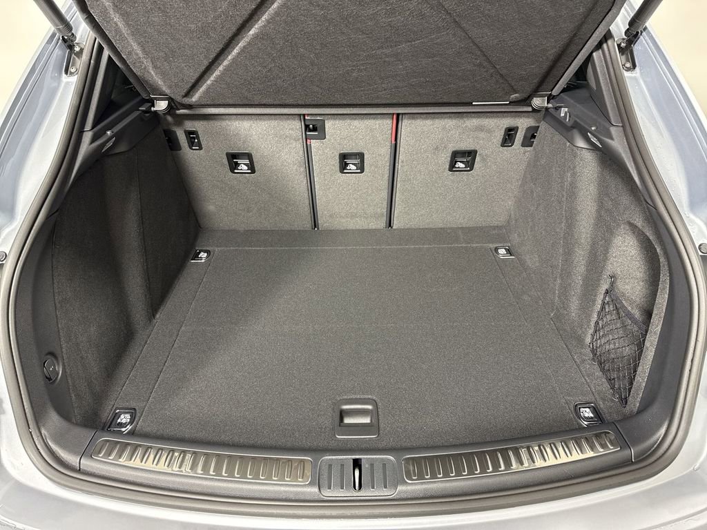 New 2026 Porsche Macan AWD/4WD image 21