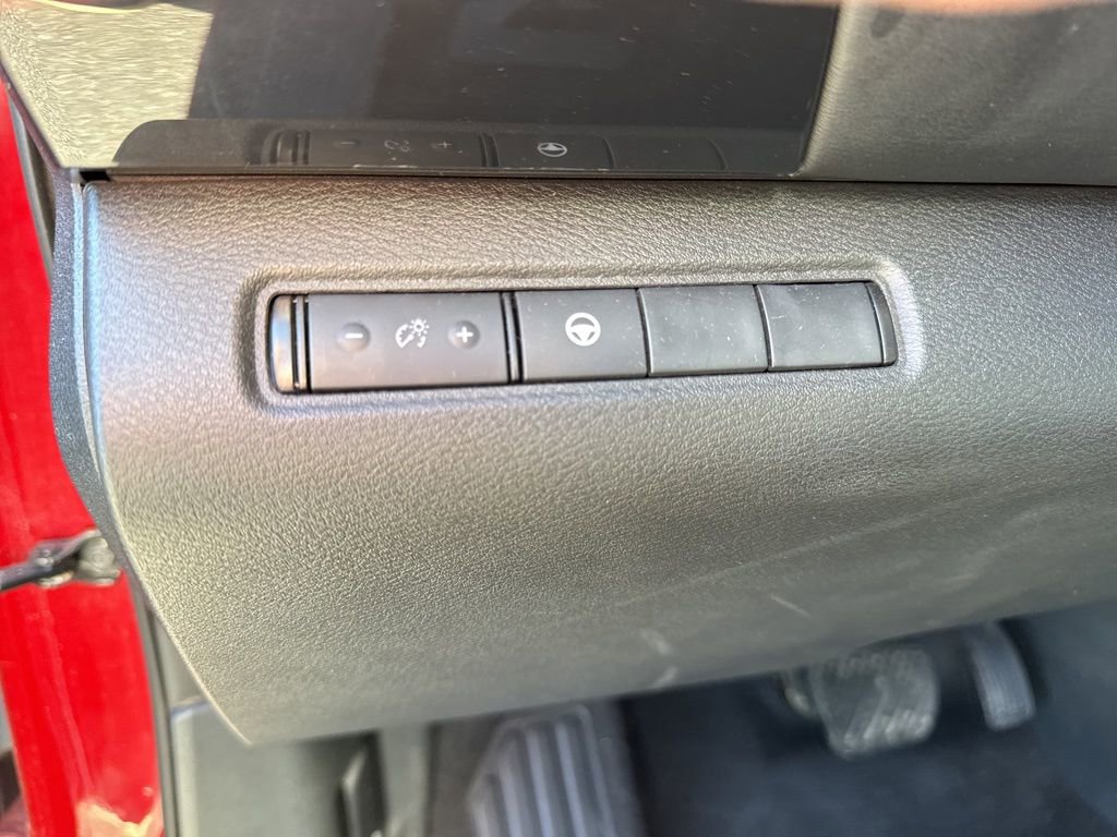 Used 2024 Nissan Pathfinder SV image 19