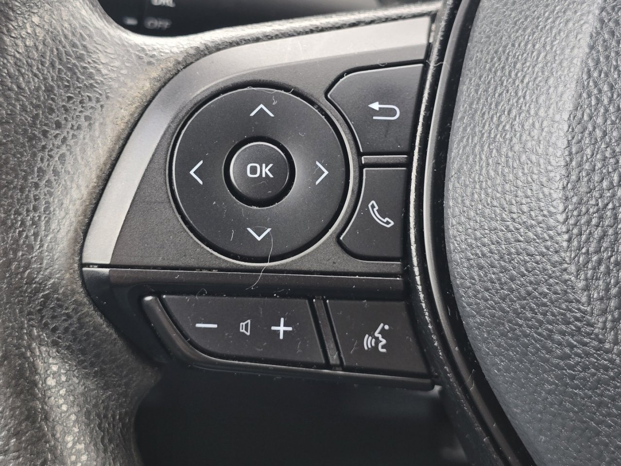 Certified 2022 Toyota RAV4 LE AWD/4WD image 31
