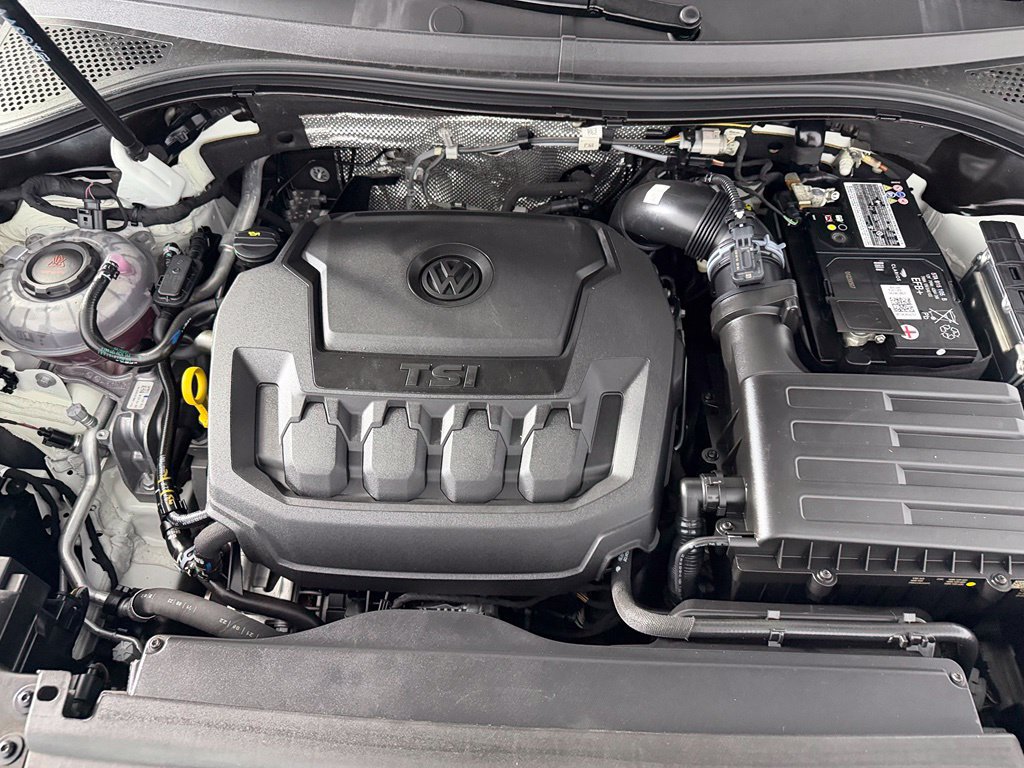 Used 2023 Volkswagen Tiguan SE R-Line AWD/4WD image 23