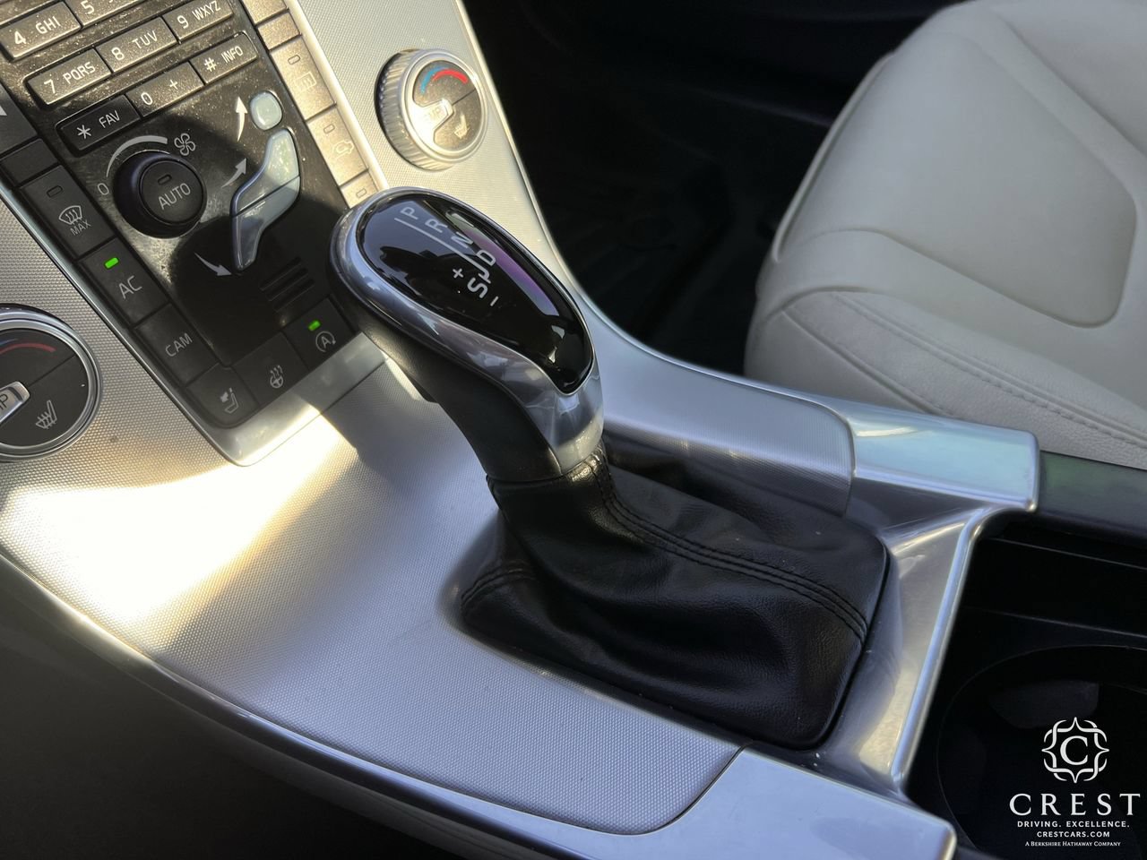 Used 2018 Volvo S60 T5 Dynamic w/ Vision Package FWD image 19