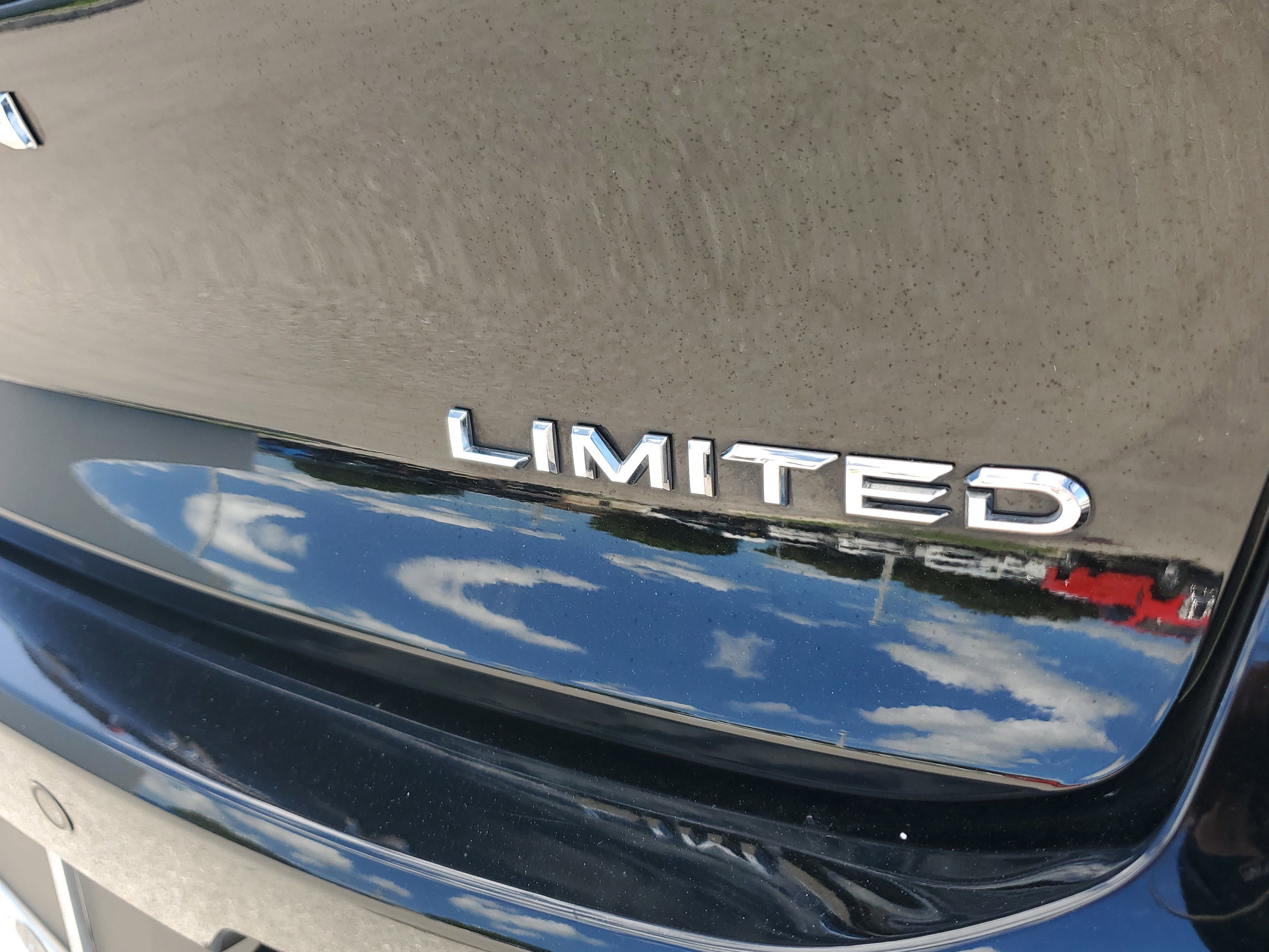 Used 2023 Toyota Crown Limited image 29