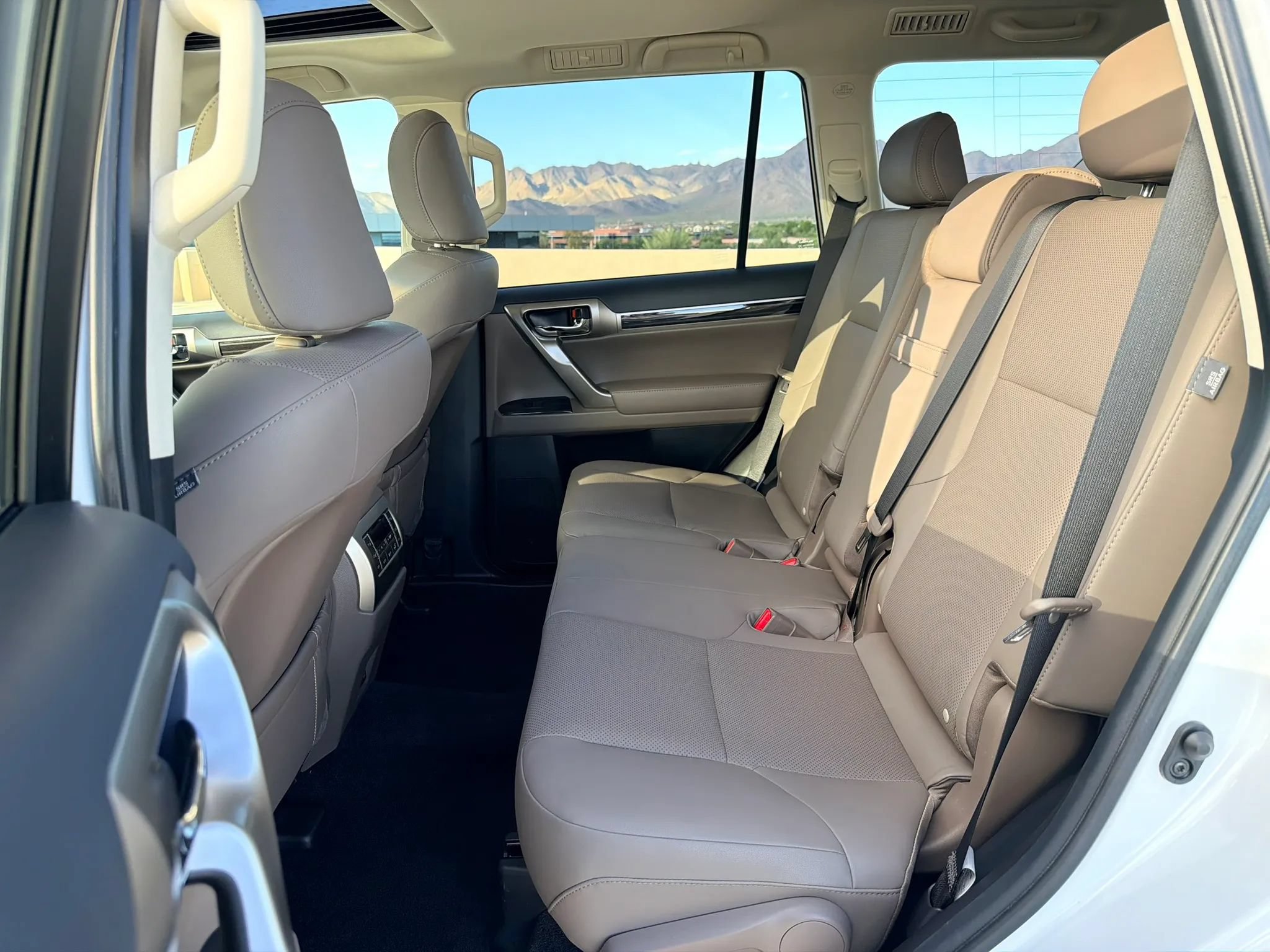 Used 2020 Lexus GX 460 Premium w/ Premium Package AWD/4WD image 13