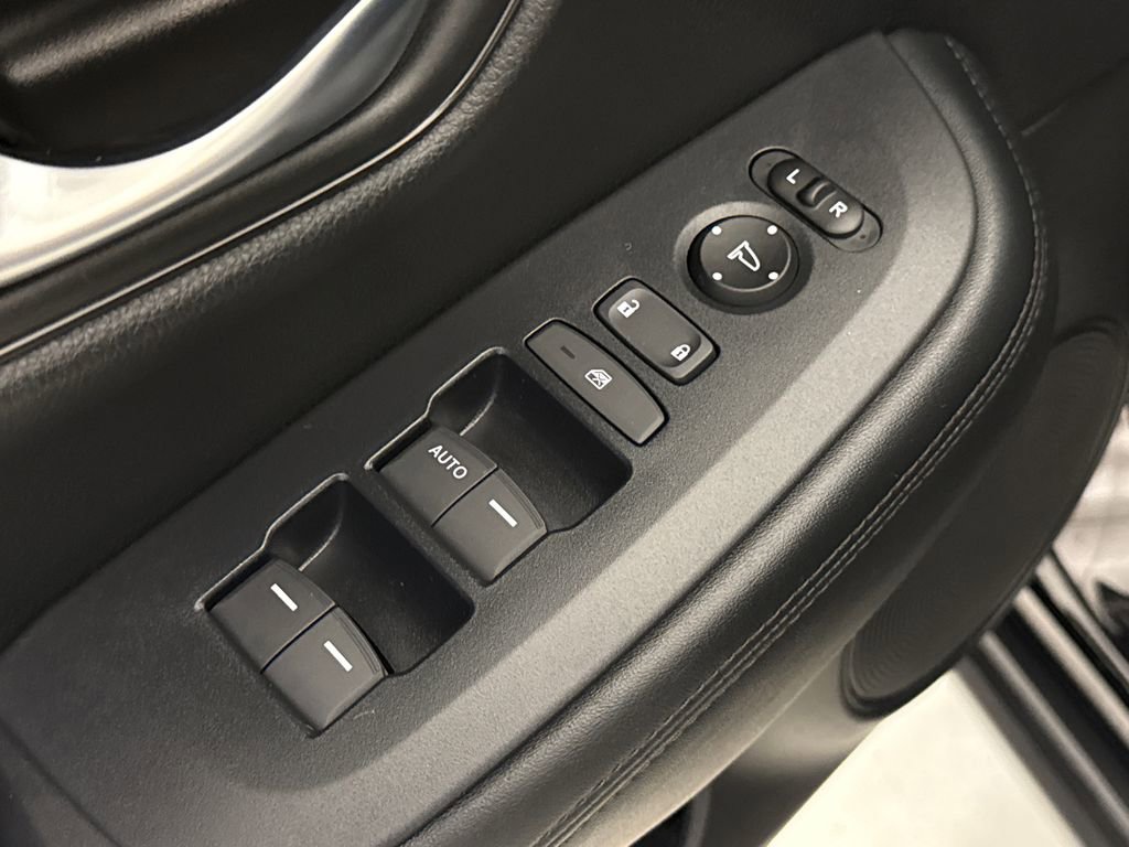 Certified 2025 Honda HR-V LX image 19