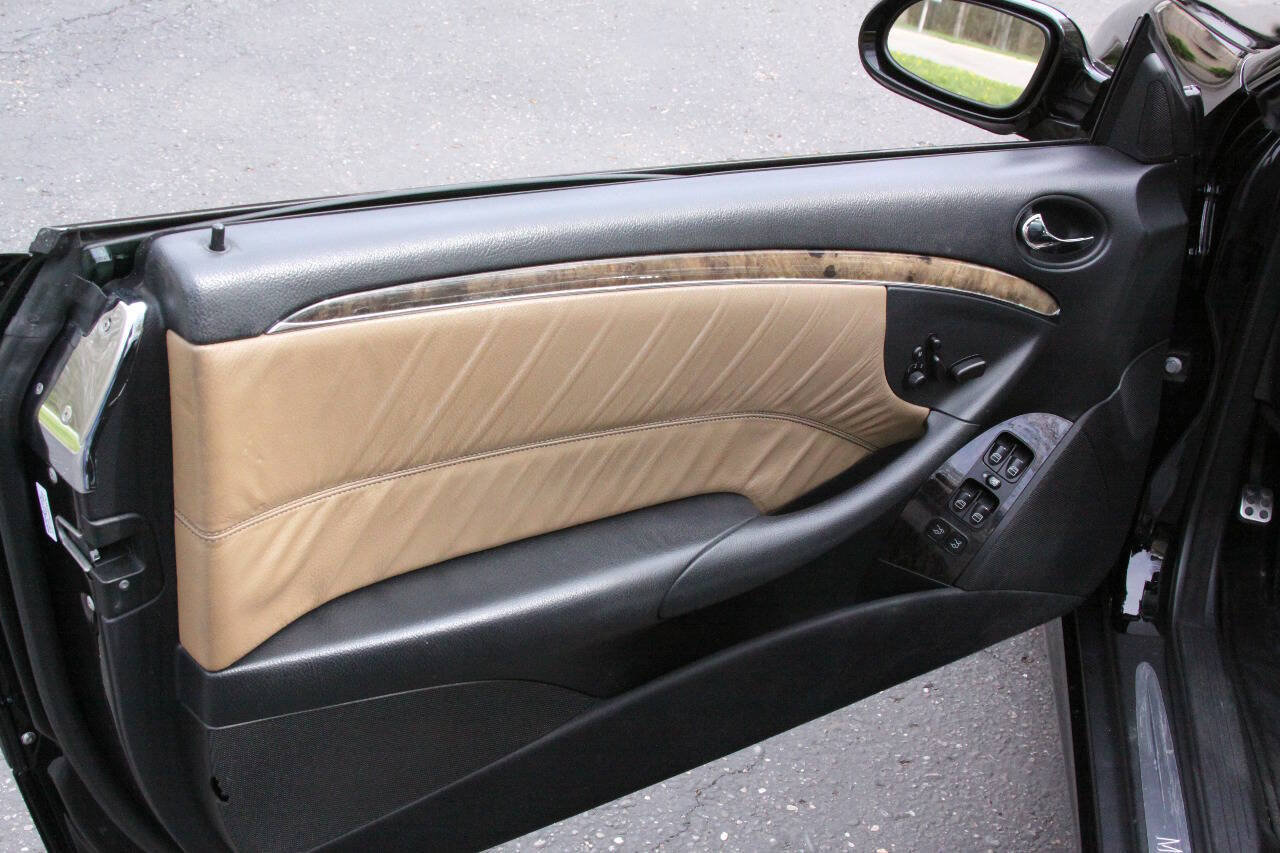 Used 2008 Mercedes-Benz CLK 550 Cabriolet image 19