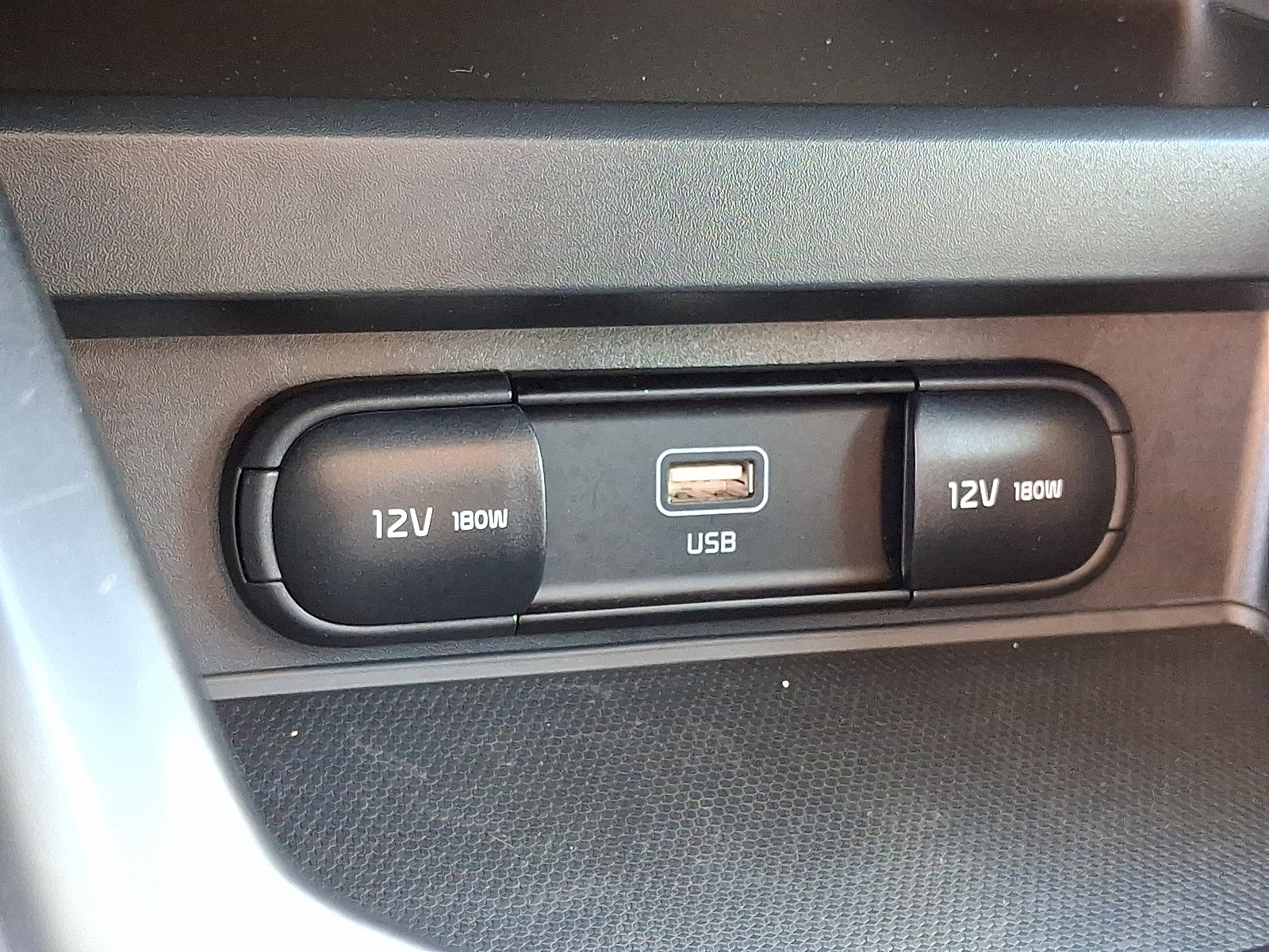Certified 2025 Kia Soul LX w/ LX Technology Package FWD image 25
