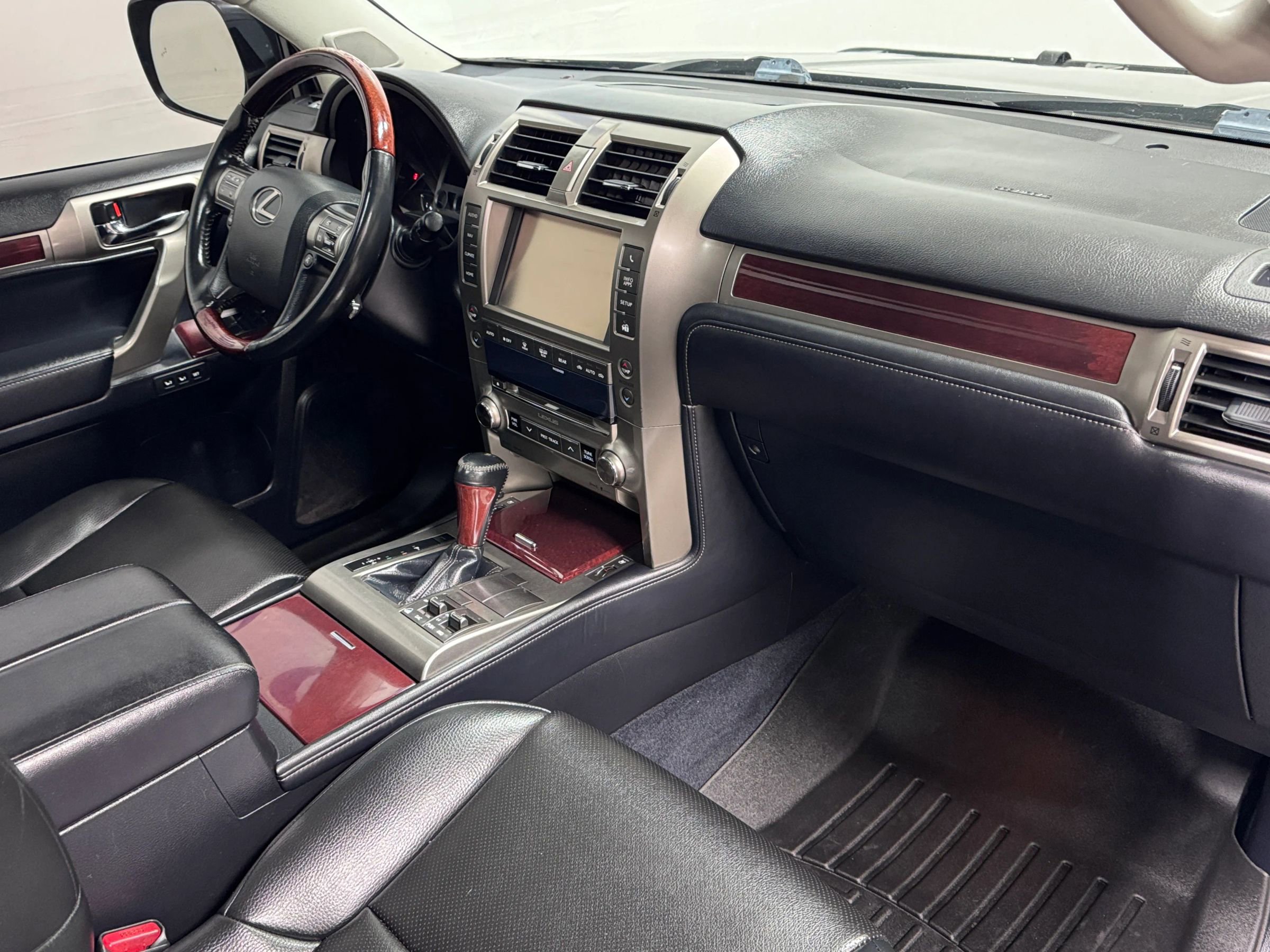 Used 2014 Lexus GX 460 Premium w/ Premium Package image 12