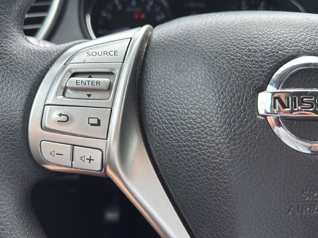 Used 2015 Nissan Rogue SV w/ SV Moonroof Package AWD/4WD image 18