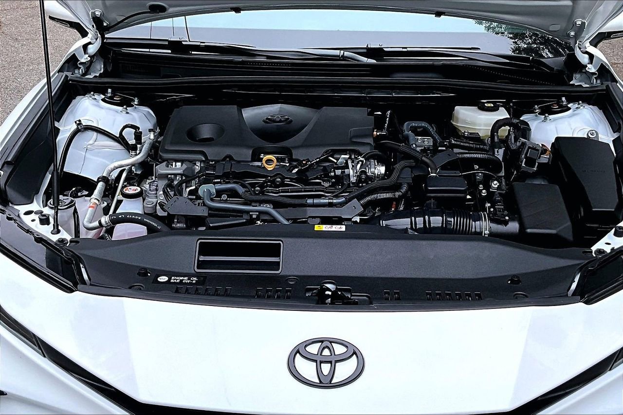 Used 2025 Toyota Camry SE FWD image 31