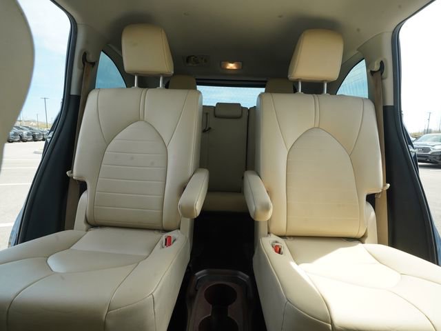 Used 2021 Toyota Highlander XLE image 33