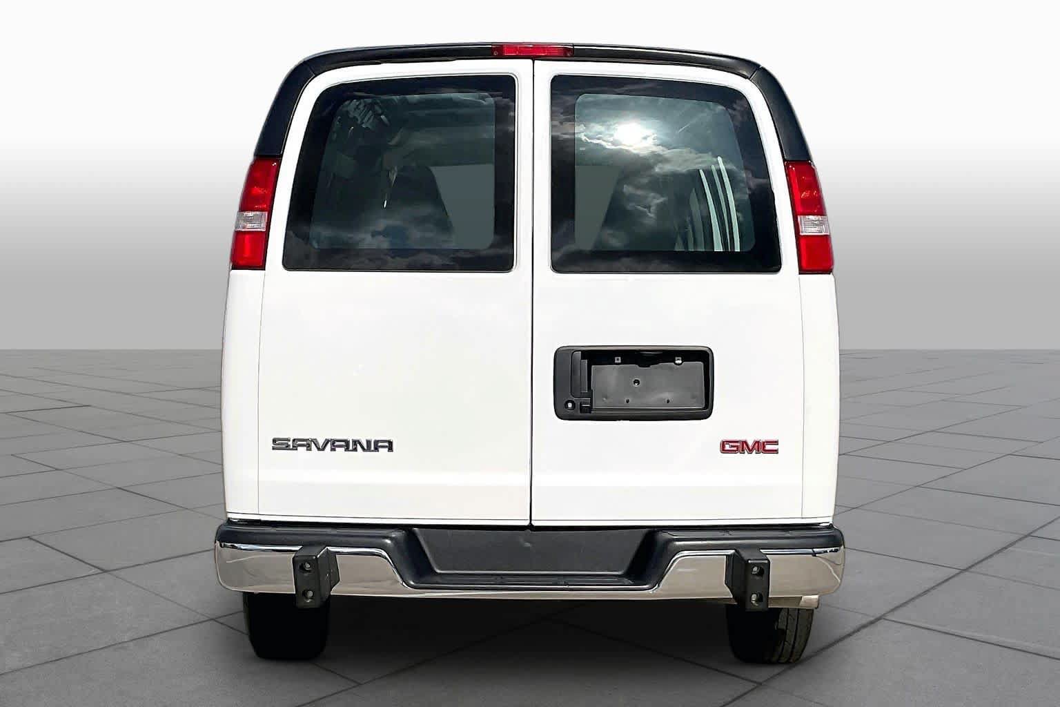 Certified 2025 GMC Savana 2500 w/ Driver Convenience Package RWD image 5