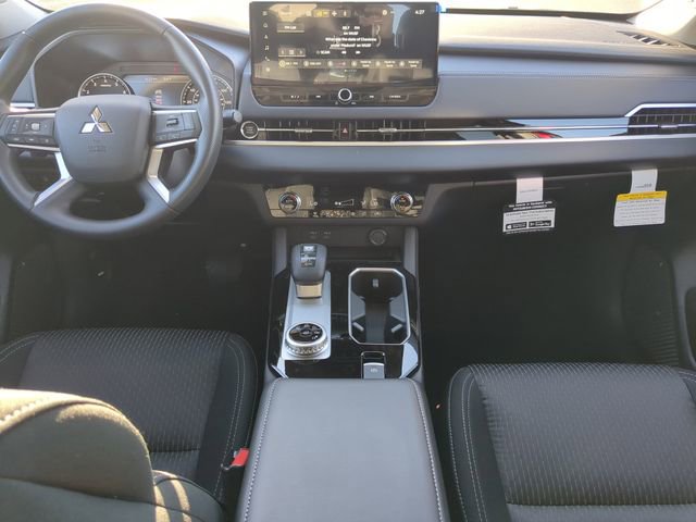 New 2026 Mitsubishi Outlander ES image 16
