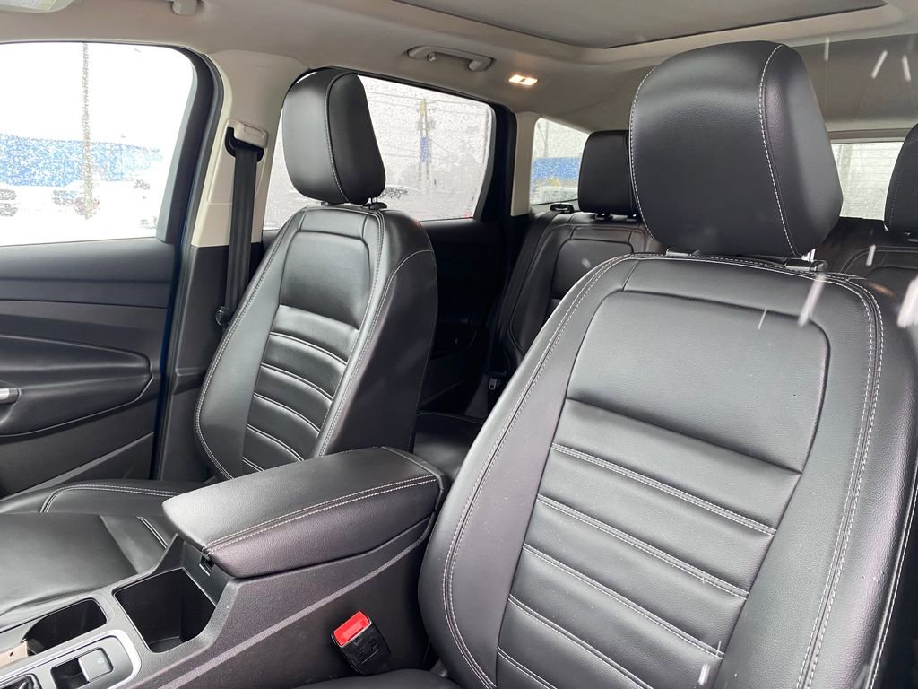Used 2019 Ford Escape SEL image 10