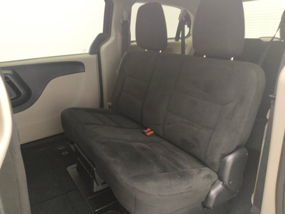 Used 2017 Dodge Grand Caravan SE image 18