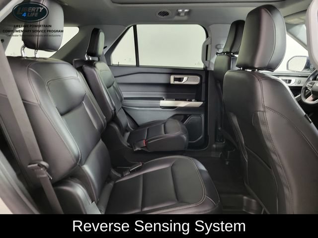Used 2023 Ford Explorer XLT w/ Equipment Group 202A AWD/4WD image 17