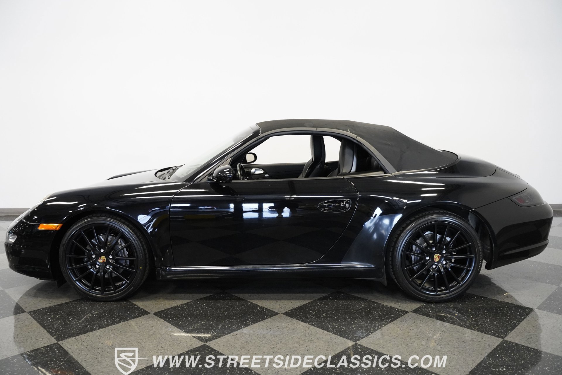 Used 2005 Porsche 911 Carrera image 2
