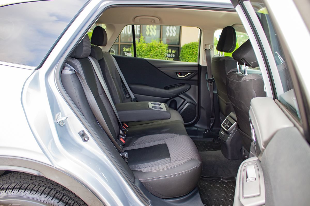 Used 2022 Subaru Outback Premium AWD/4WD image 17