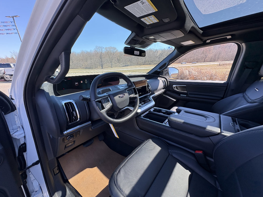 New 2026 Ford Expedition Platinum image 32