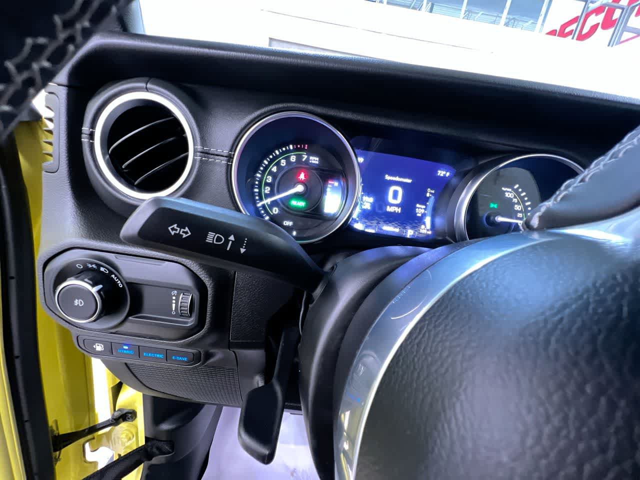 Used 2023 Jeep Wrangler Unlimited Sahara w/ Cold Weather Group AWD/4WD image 18