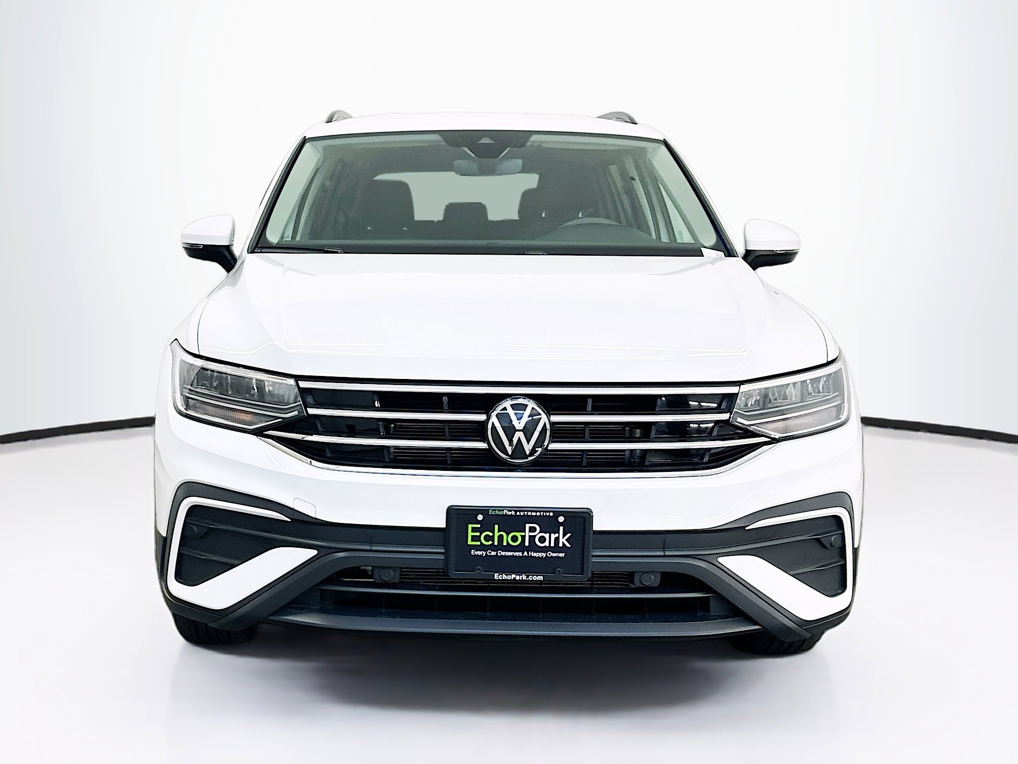 Used 2024 Volkswagen Tiguan S image 2