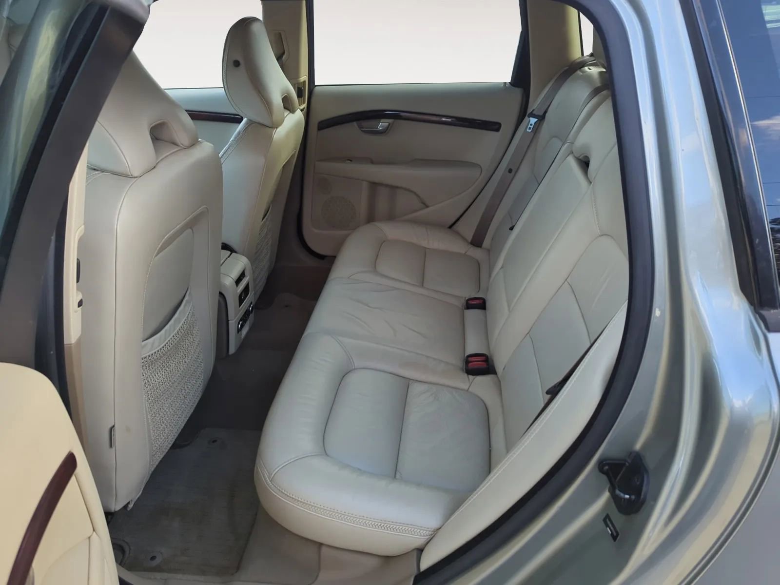 Used 2008 Volvo XC70 3.2 image 14