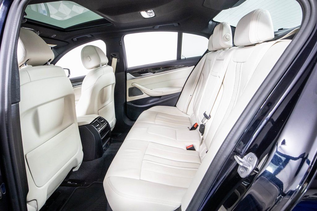 Used 2020 BMW 540i xDrive w/ M Sport Package image 11