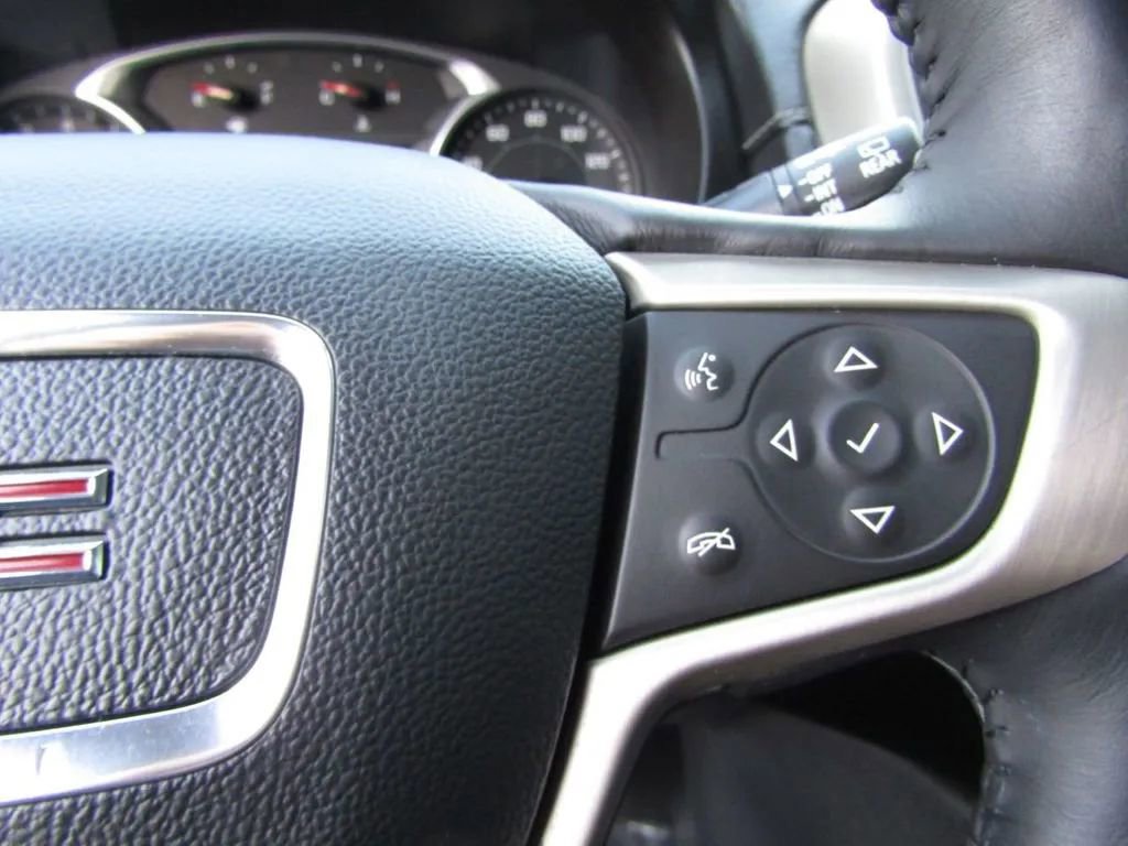 Used 2018 GMC Terrain Denali w/ Comfort Package image 16