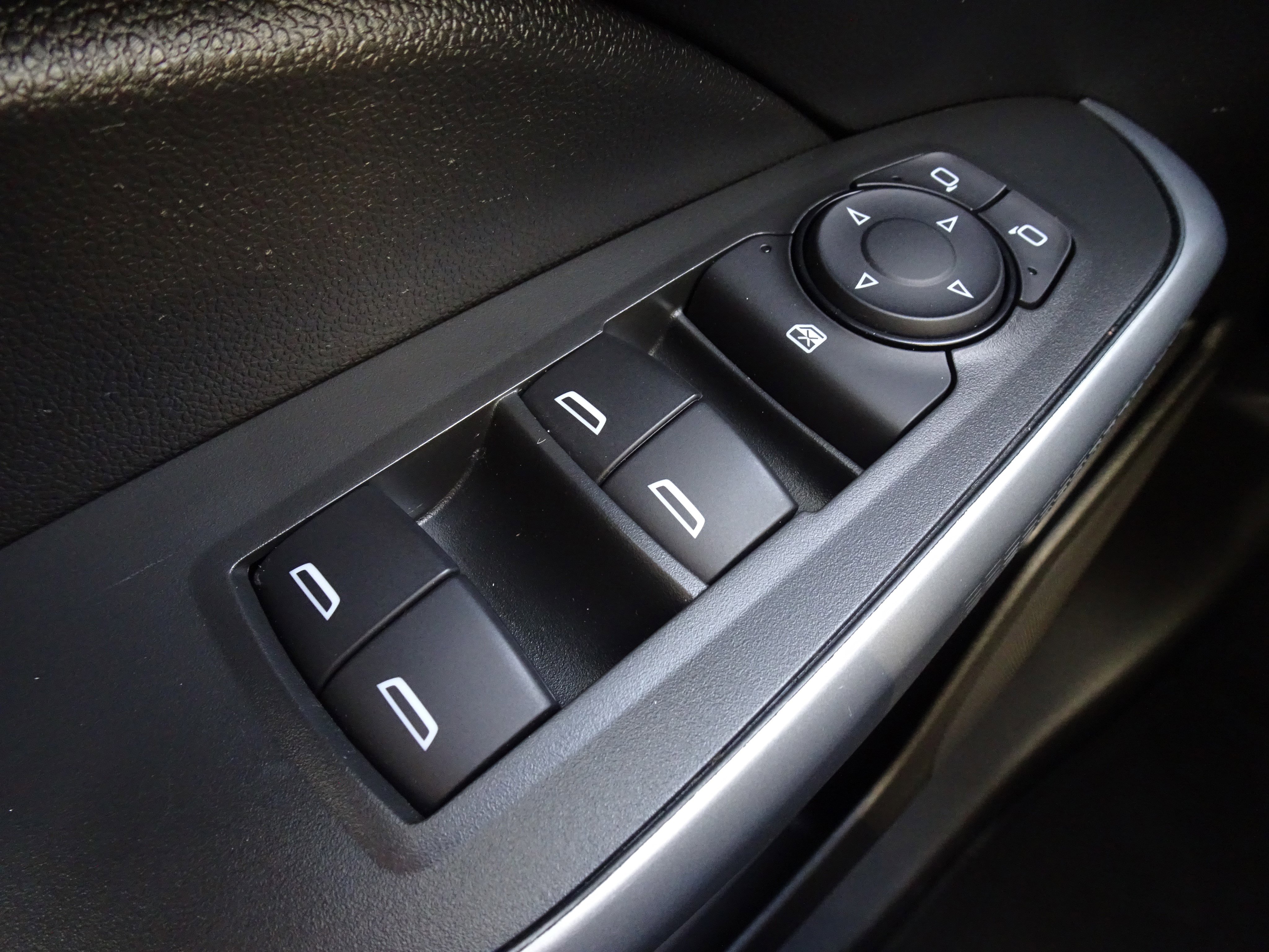 Used 2025 Chevrolet Trax RS image 21