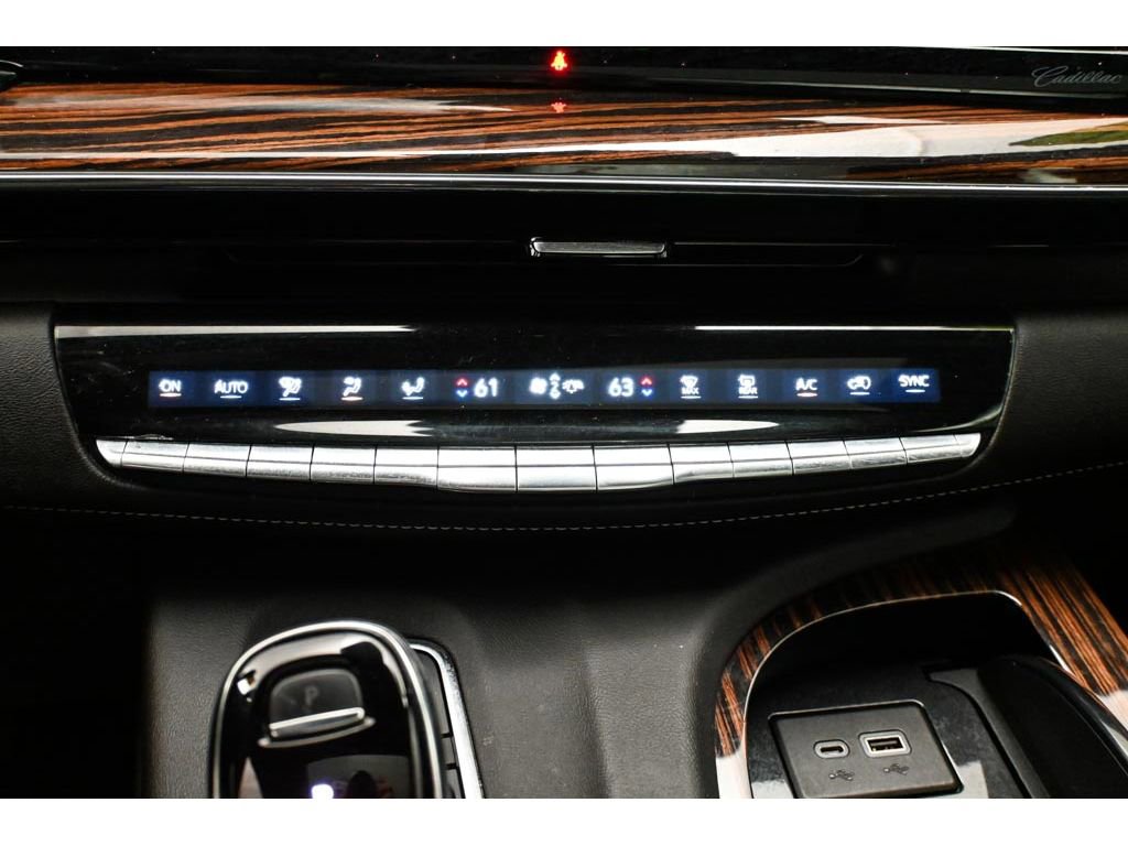 Used 2021 Cadillac Escalade Premium Luxury AWD/4WD image 51