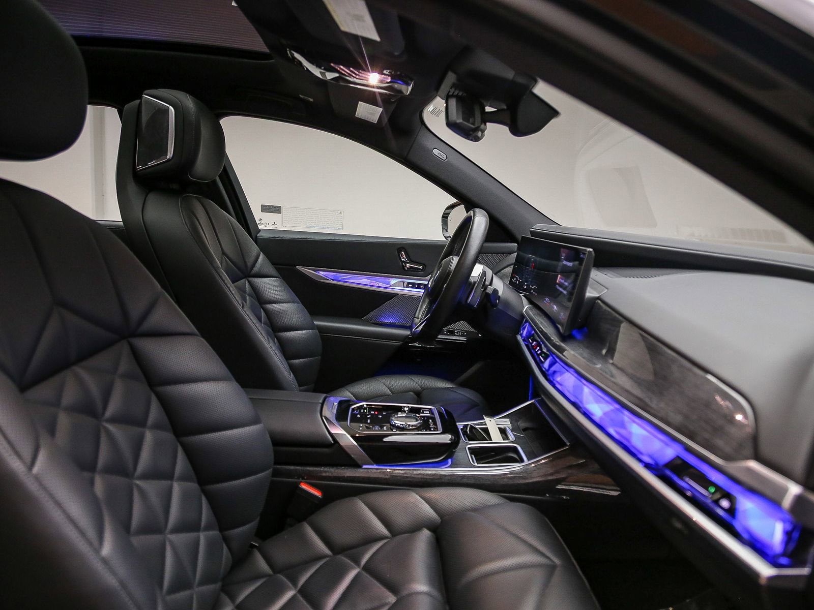 Certified 2023 BMW 740i w/ Parking Assistance Package RWD image 19
