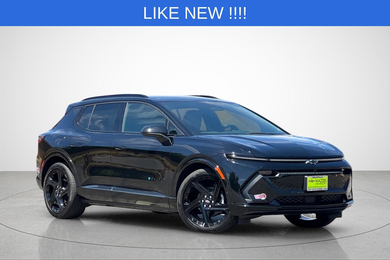 Used 2024 Chevrolet Equinox EV RS FWD image 2