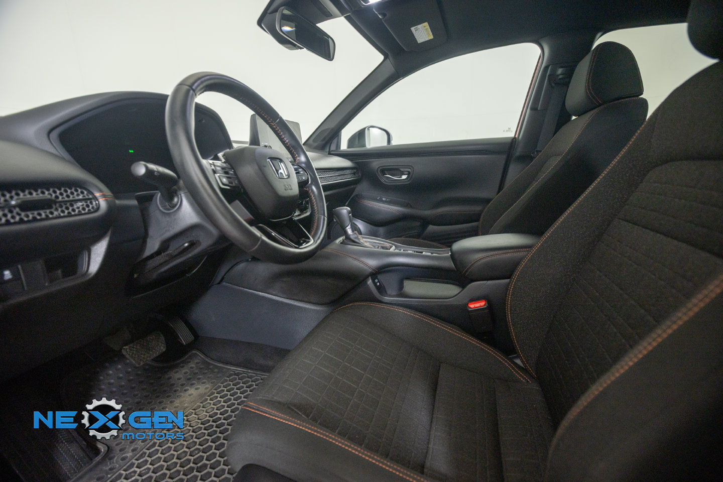 Used 2024 Honda HR-V Sport image 12