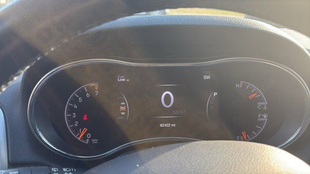 Used 2019 Jeep Grand Cherokee Altitude image 16